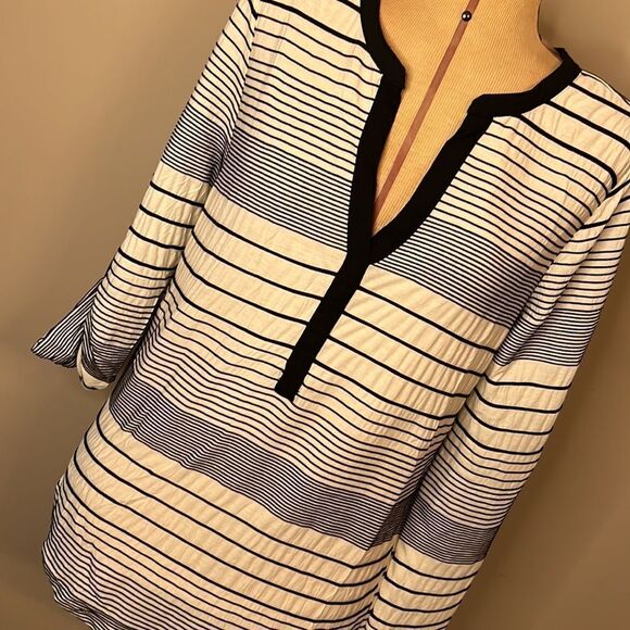 NWT Sanctuary Black and White Stripe Tunic Blouse - Size Medium - Picture 3 of 11
